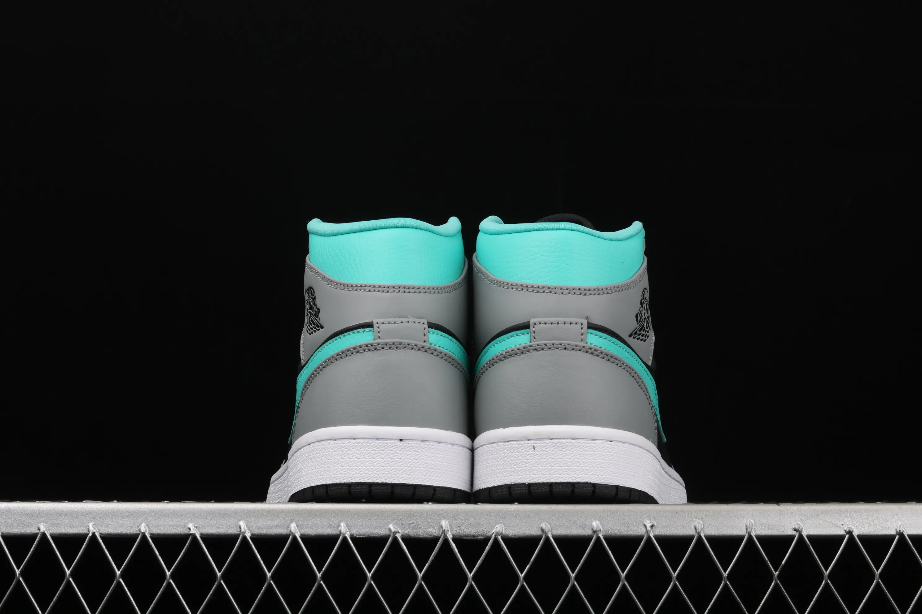 All categories Air Jordan Jordan series basketball shoes Air Jordan 1 Mid Air Jordan 1 Mid AJ1 Joe 1 Zhongbang basketball shoes 554724-063
